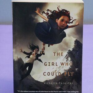 Book: The Girl who Could Fly by Victoria Forester